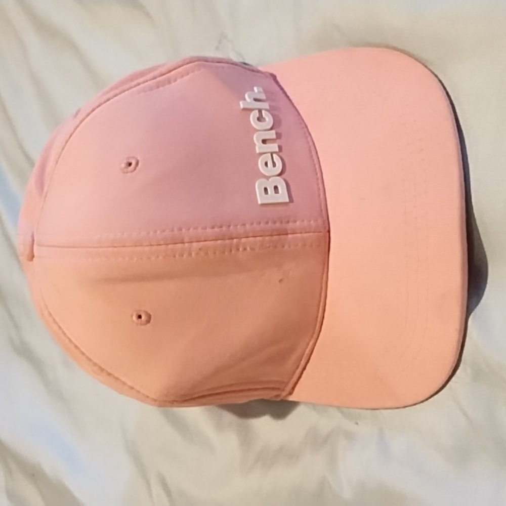 Bench Baseball Cap, pink, never worn!
